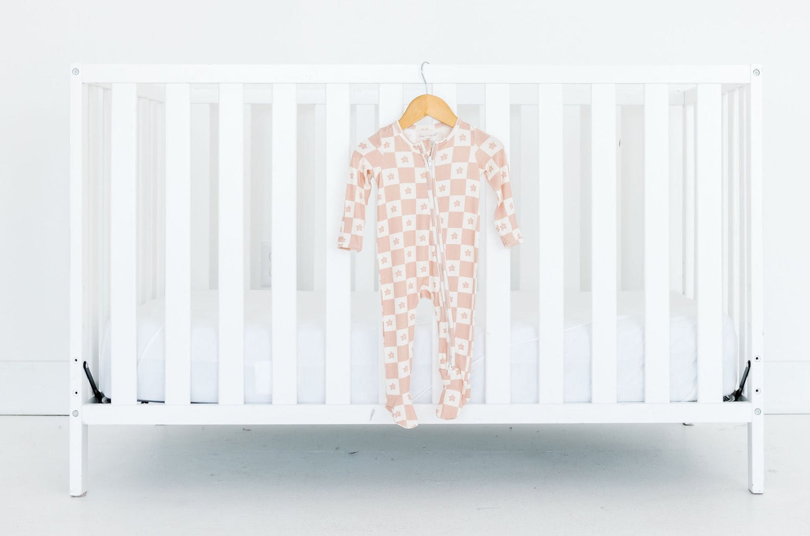 Zip Sleeper - Pink Checkerboard