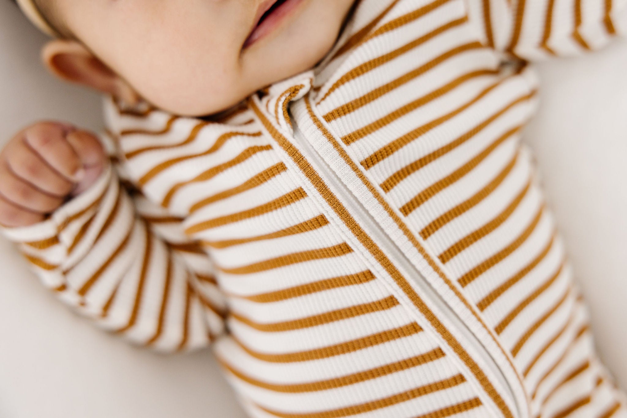 Zip Sleeper - Camel Stripe