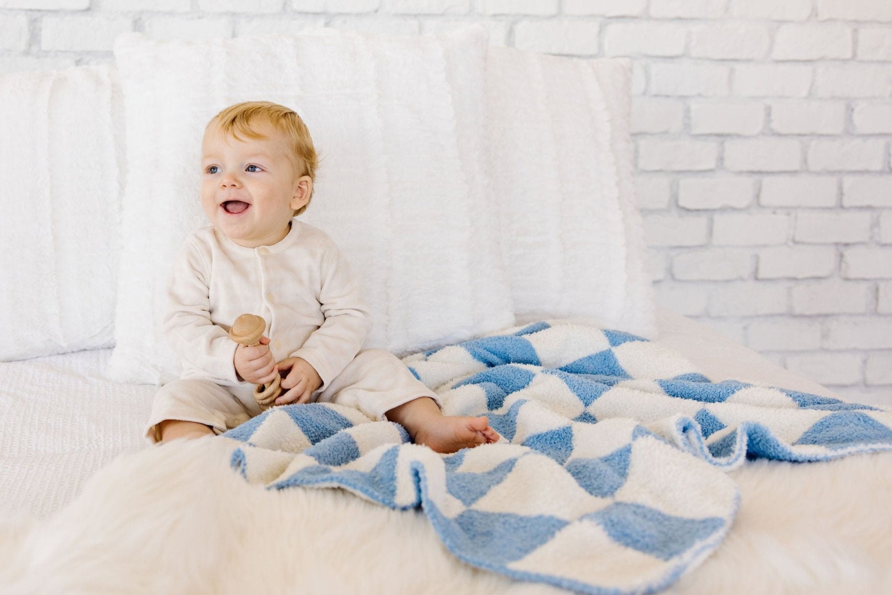 Plush blue baby blanket