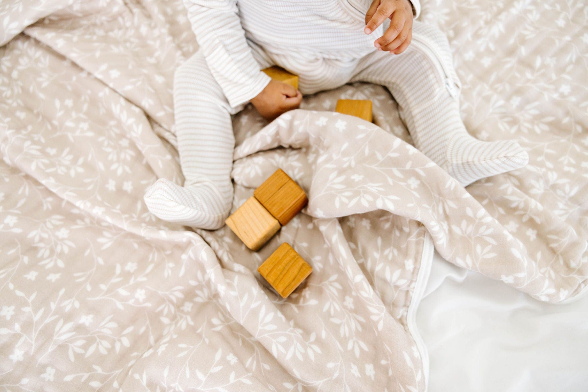 Organic Muslin Quilt - Vines